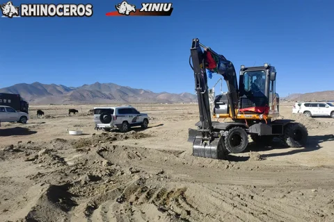 Excavateur de roues rhinocéros