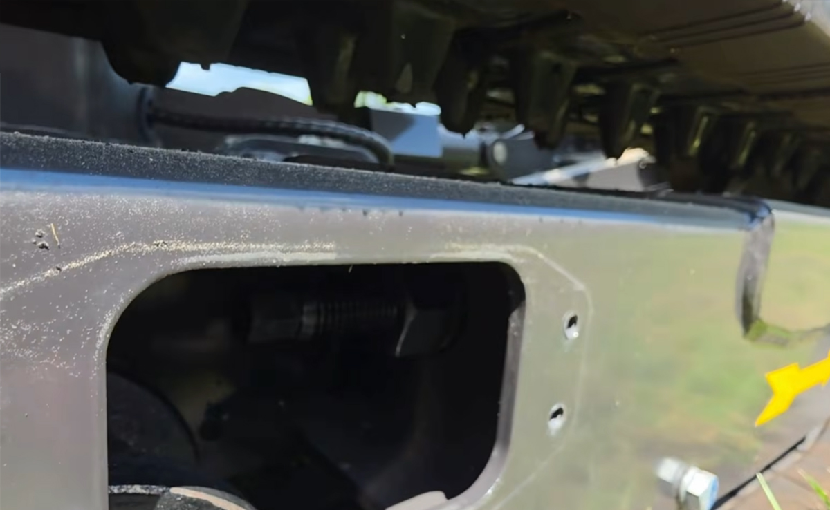 Comment vérifier et ajuster la tension de la chenille d'un mini dumper.jpg
